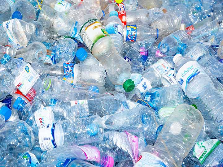 الزجاجات البلاستيكية القابلة لإعادة التدوير